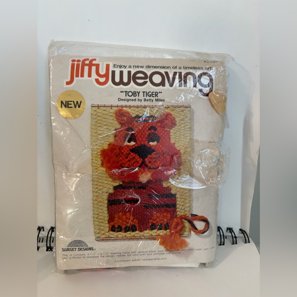 Vintage New Jiffy Weaving “Toby Tiger” Kit